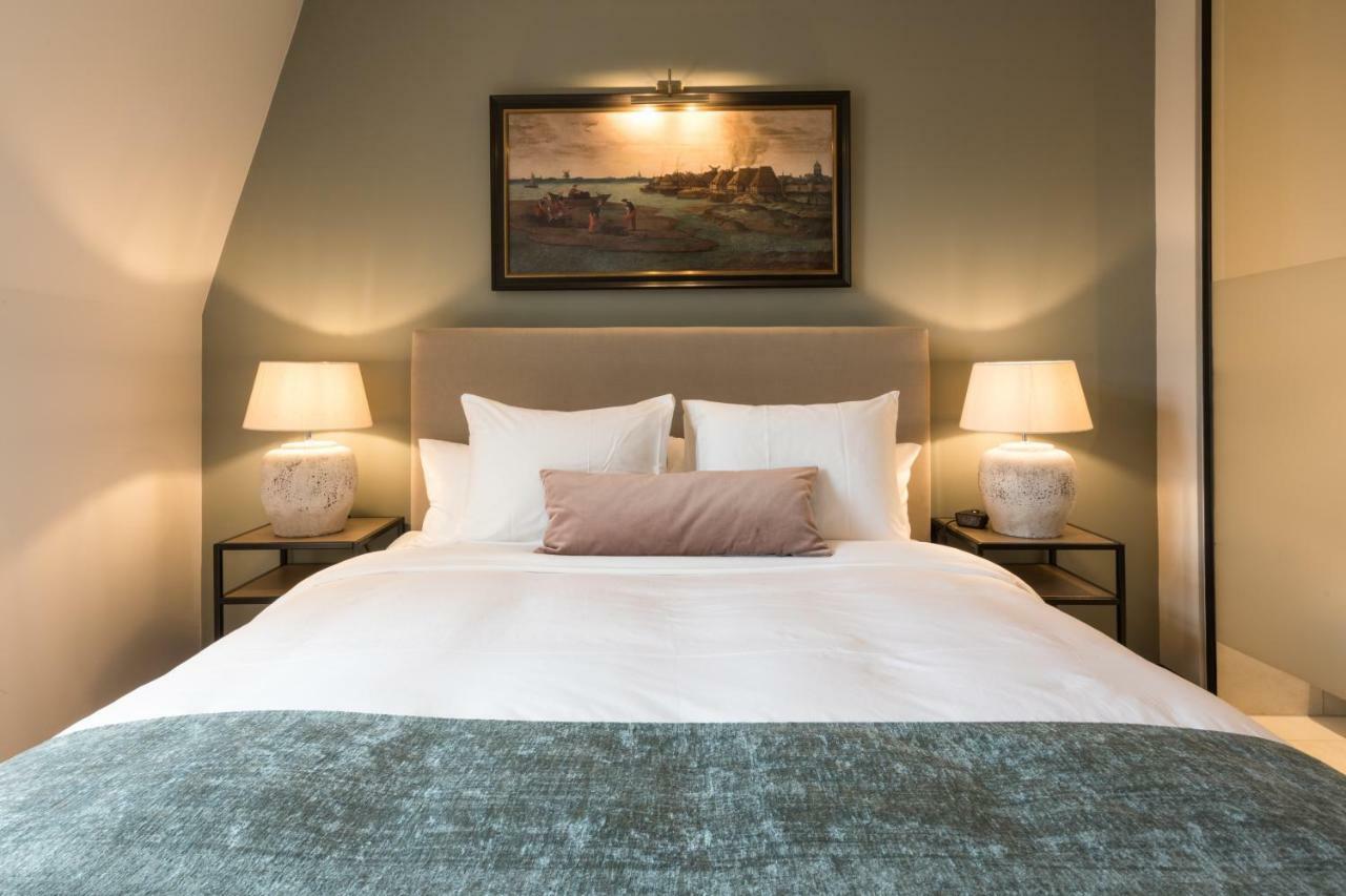 Mondragon Hotel
